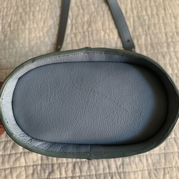 Excellent Condition Lucky Brand Blue Leather Crossbody - Picture 3 of 6